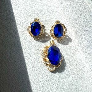 pendant and Earrings Set